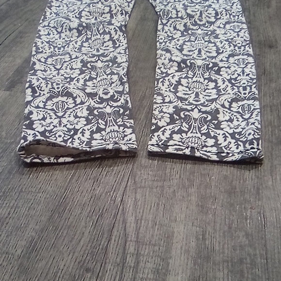 Hot Kiss Floral Patterned Pants - Picture 9 of 10